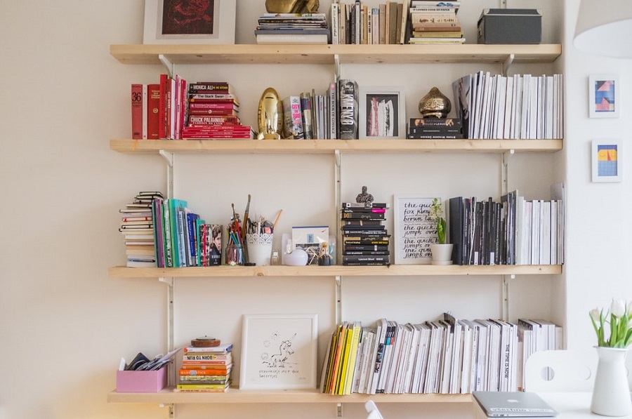 bookshelf accents