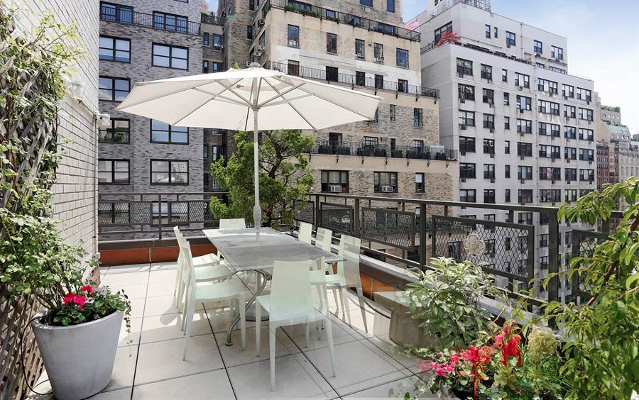 Terrace White Furniture with Umbrella