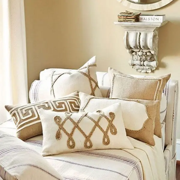 15 Ways to Decorate with Burlap - The Decorating Files