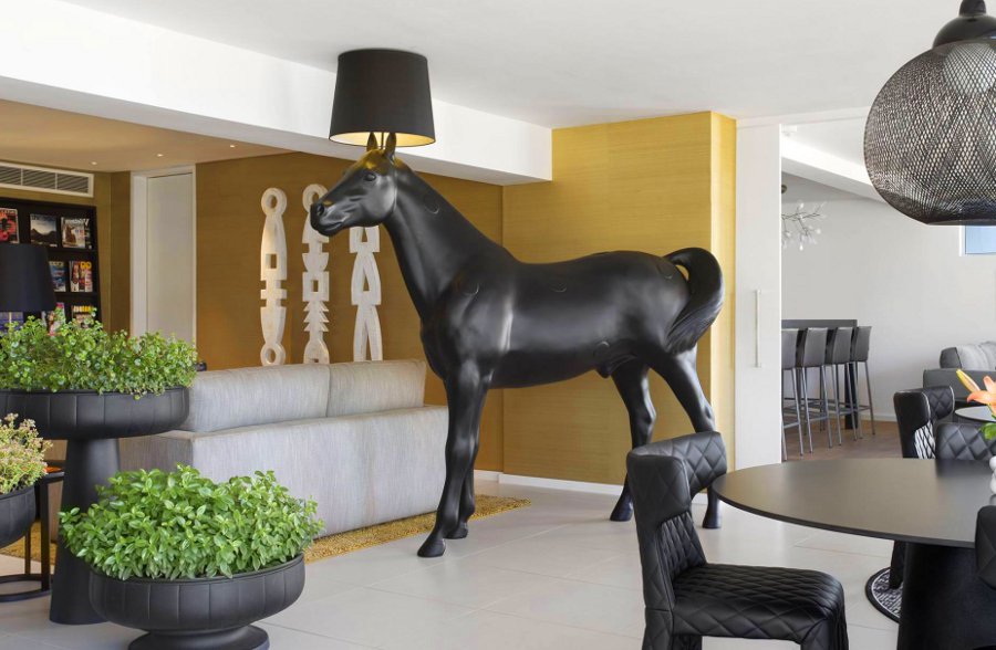 Black Horse Lamp