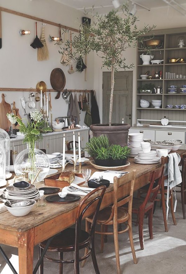 40 Wonderful Farmhouse Tables for That Rustic Touch