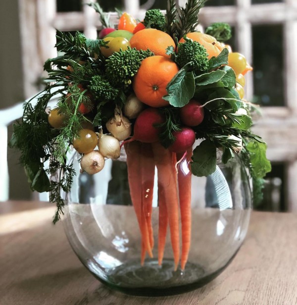 You have to see this  centerpiece idea with a bowl of veggies and fruit. Love it! 