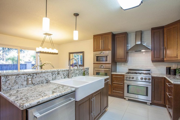 Traditional kitchen design in Santa Clara