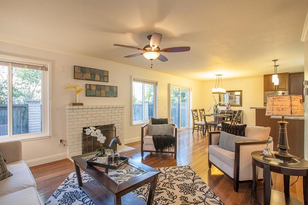 Traditional living room in Santa Clara