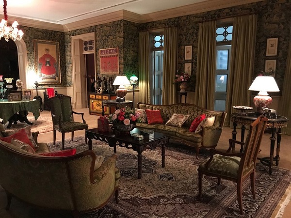 Crazy Rich Asians movie set decor