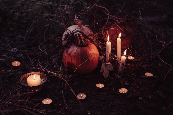 Halloween candle decor