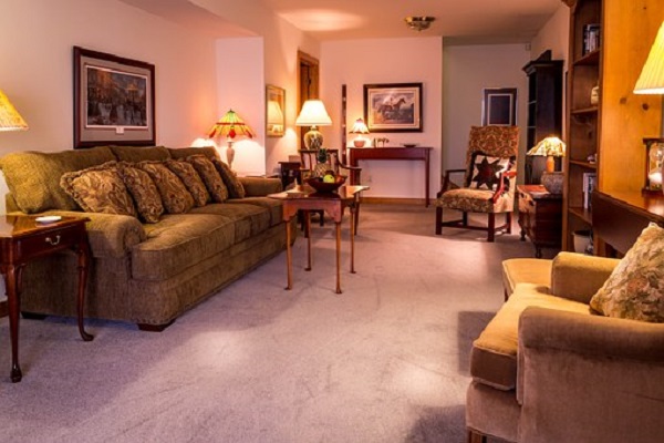 Traditional Beige Living Room 