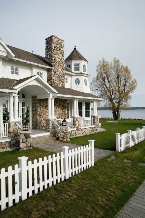 Harbor Springs Bay Beach Style Big House 