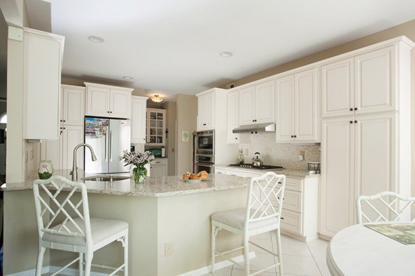 Kitchen Reveal: Breckenridge Cabinet Style in Antique White   