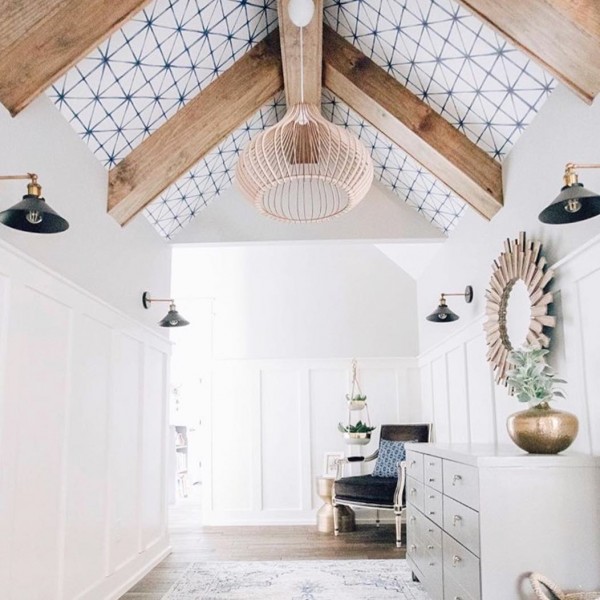 Design Files on Instagram: “Ceiling detail! . design: @crateandcottage . . . . #wallpaperwednesday #5thwall #vaultedceiling #exposedbeams #luxurylifestyle…” #vaulted #ceiling #homedecor #interiordesign