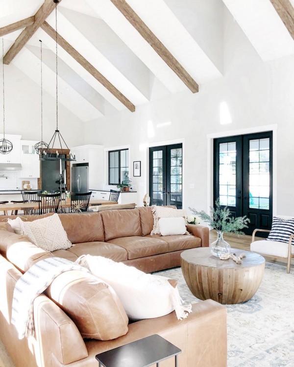 Modern Farmhouse Inspo on Instagram: “We interrupt this regularly scheduled programming to inform you that this is Kristin’s last post for a week. We would also like to inform…”    