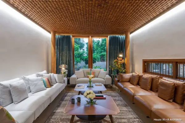 Houzz India on Instagram: “A graceful wooden ceiling and snug, welcoming furniture come together to create an inviting living space.  Project by: @rplusrarchitects…”    design 