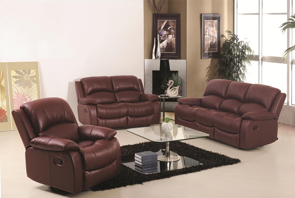 Featured image of post Dark Brown Leather Couch Living Room Decor - Decorating a living room with different styles is fresh and fashionable.