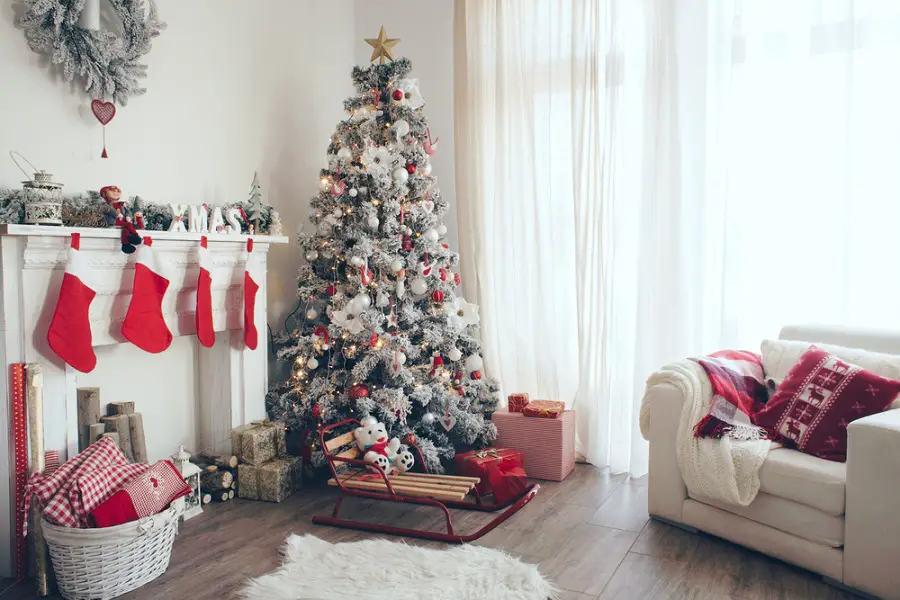 classic neutral Christmas decor