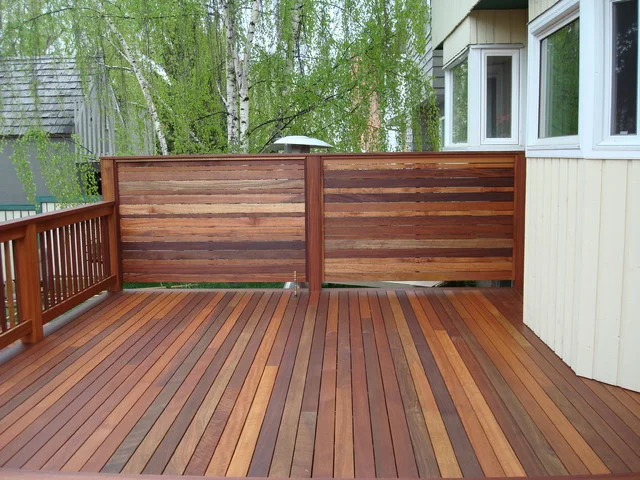 Deck privacy screen