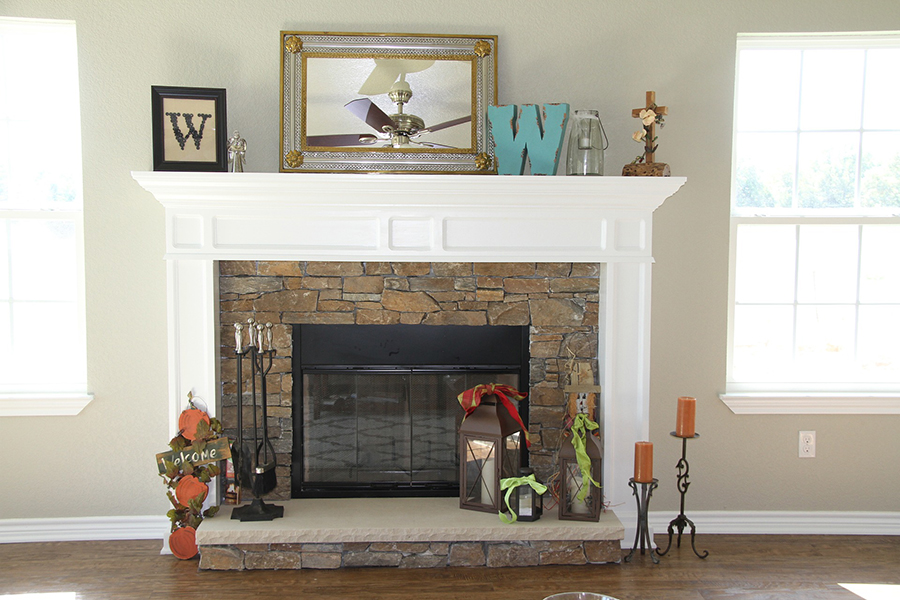 How to Decorate a Mantel