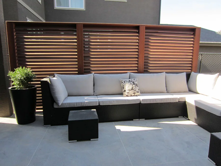 Outdoor privacy screen panels