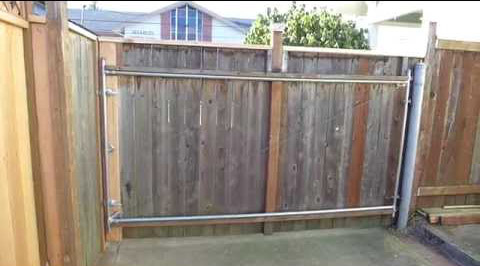 Temporary outdoor privacy screen fence