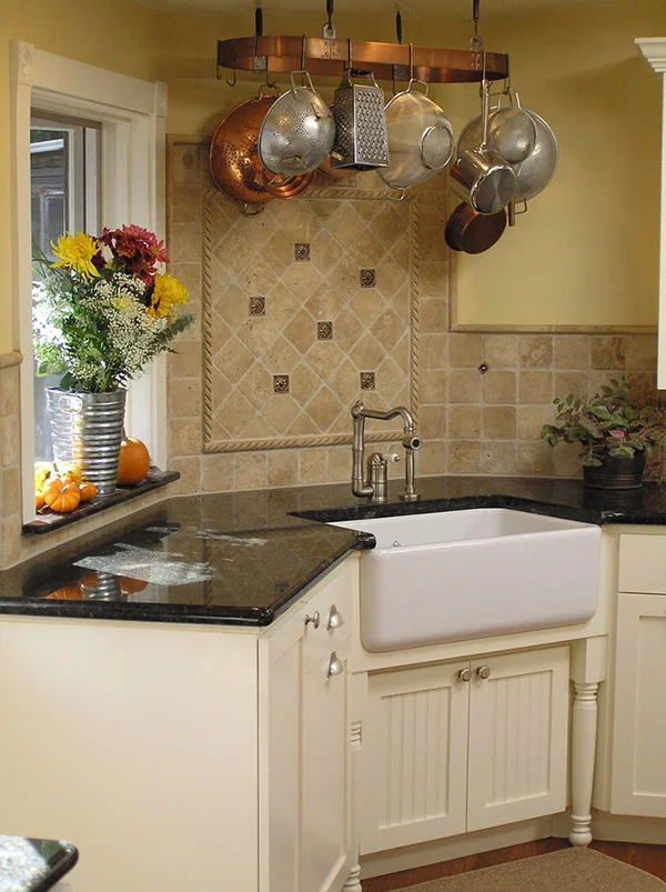 Corner farmhouse sink