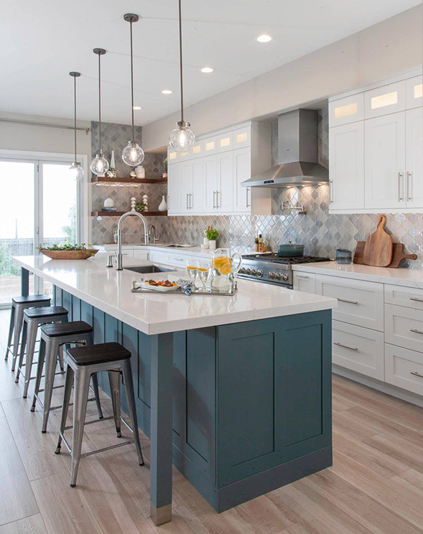 Eat-in kitchen breakfast nook 