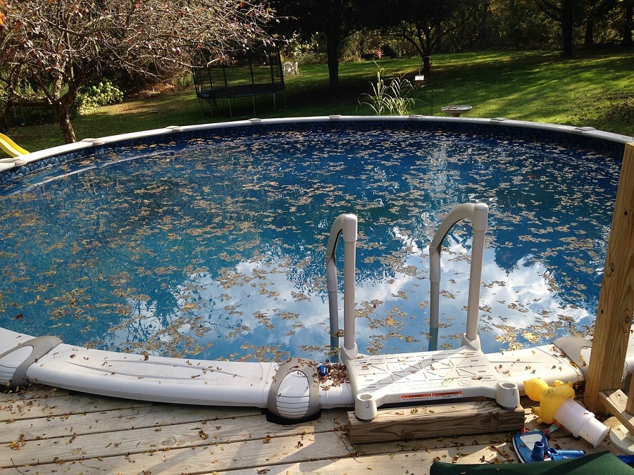 above ground pool cleaning