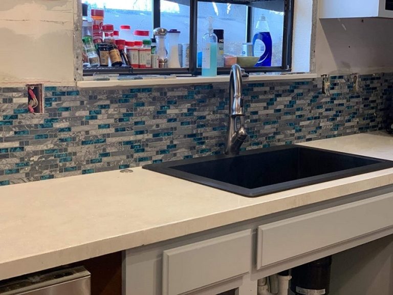 29 Types of Kitchen Backsplashes (Ideas and Trends 2022)