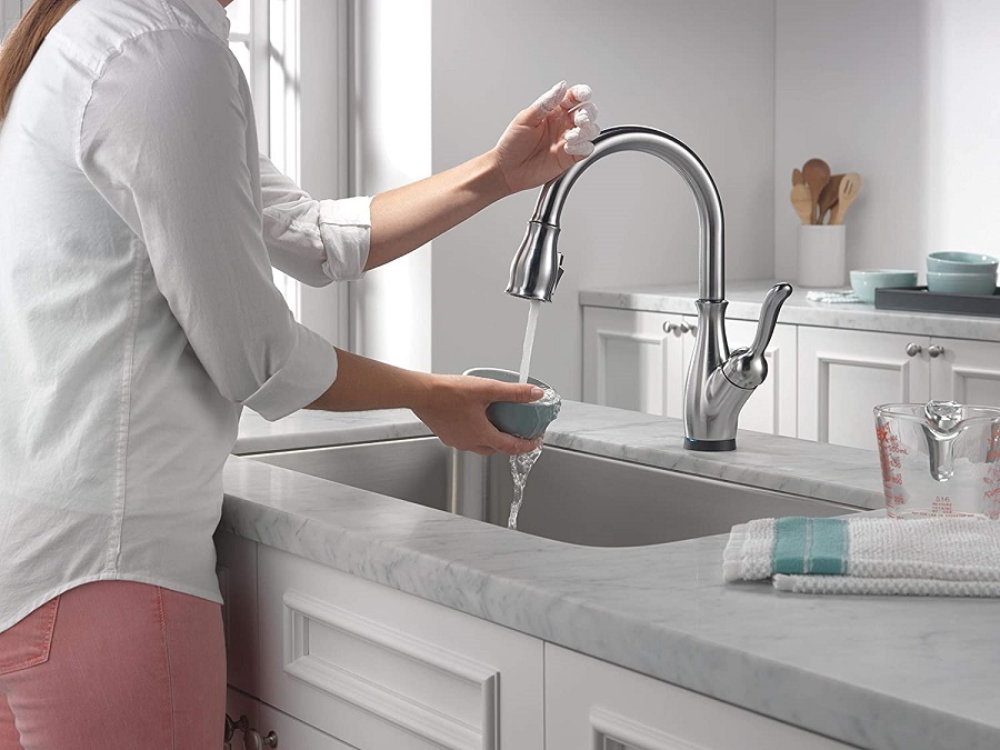 The Top 10 Best Kitchen Faucets Overall   Delta Leland Touch Faucet 