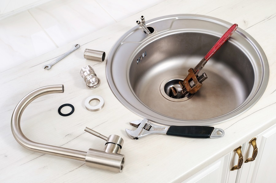 How Long Should a Kitchen Faucet Last? [Solved]