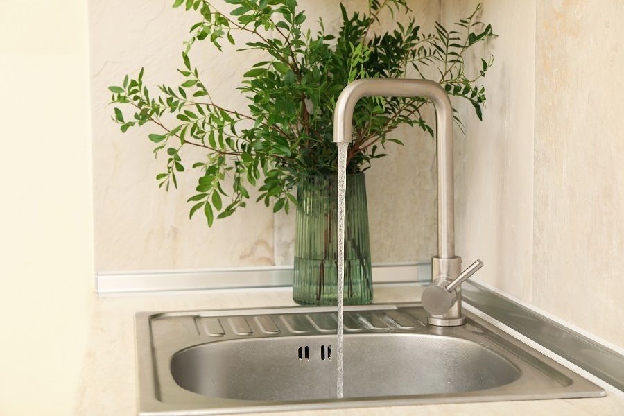 kitchen sink with drainboard