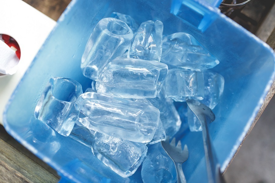 How to Keep Ice Cubes from Sticking Together