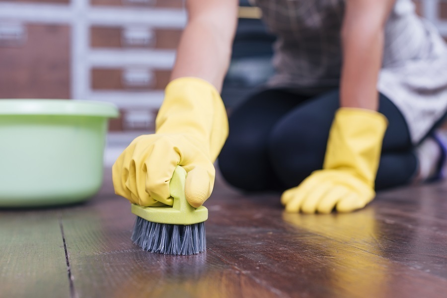 cleaning hardwood