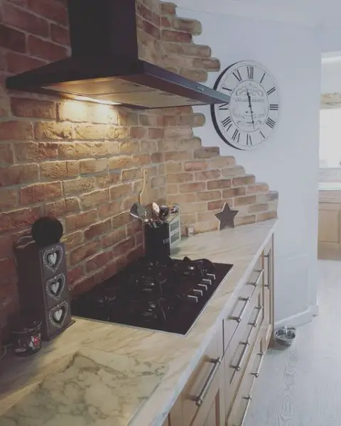 House2Home ❤️ kitchen with brick backsplash