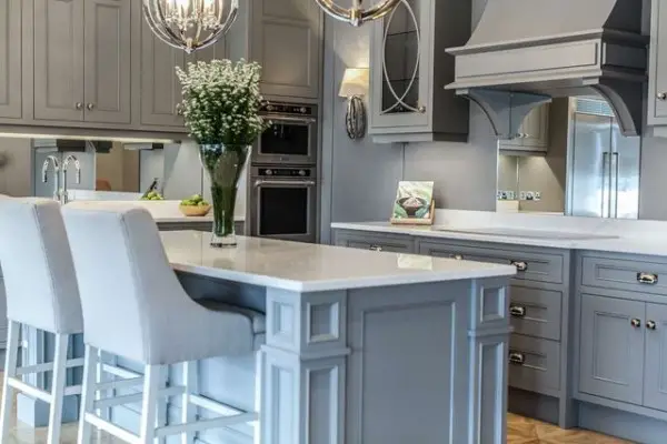 Kelly Interiors kitchen with mirror backsplash
