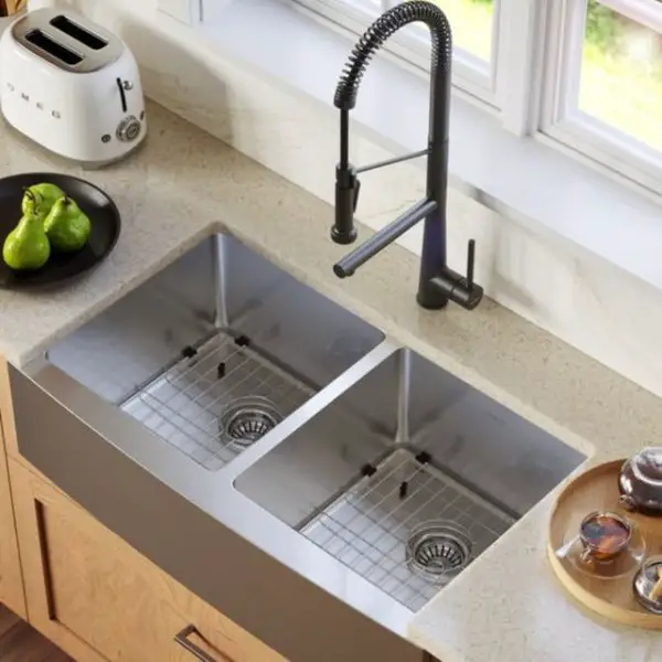 Double-duty, timeless and easy to clean. double farmhouse sink