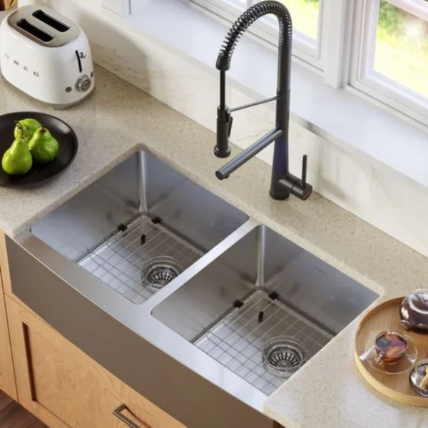 Double-duty, timeless and easy to clean. double farmhouse sink
