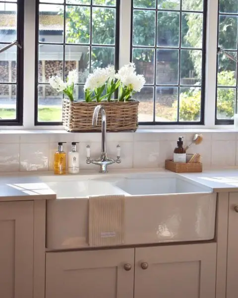 The Country Rose double farmhouse sink