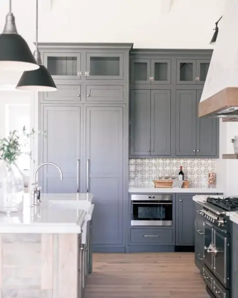 Austin King kitchen with grey cabinets
