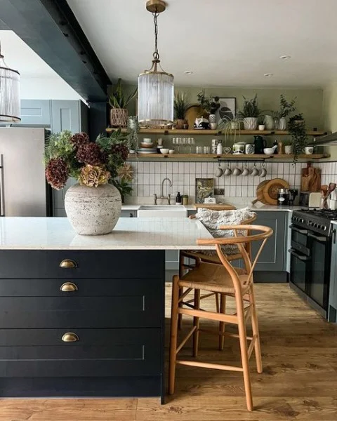 Mel Boyden | Green & Nature Inspired Interiors 🌿 kitchen with open shelving