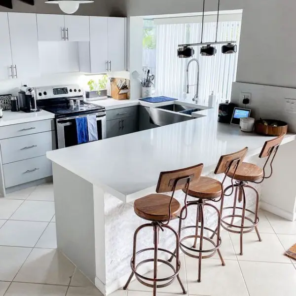 JessiMorgan | Interior Styling & Living kitchen with peninsula