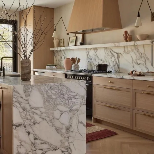 Oak on Oak / Marble Backsplash Combo oak kitchen cabinets