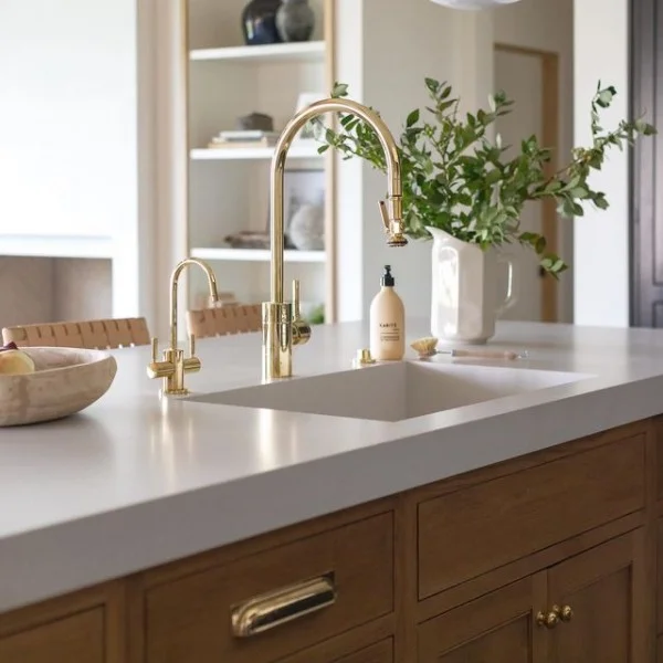 Brass Accents oak kitchen cabinets