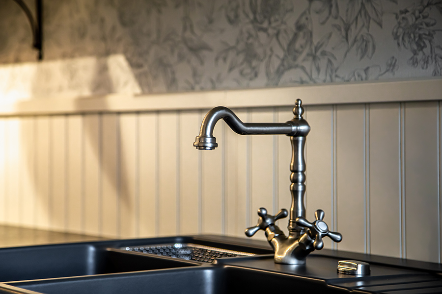 Brushed Nickel Faucet Design