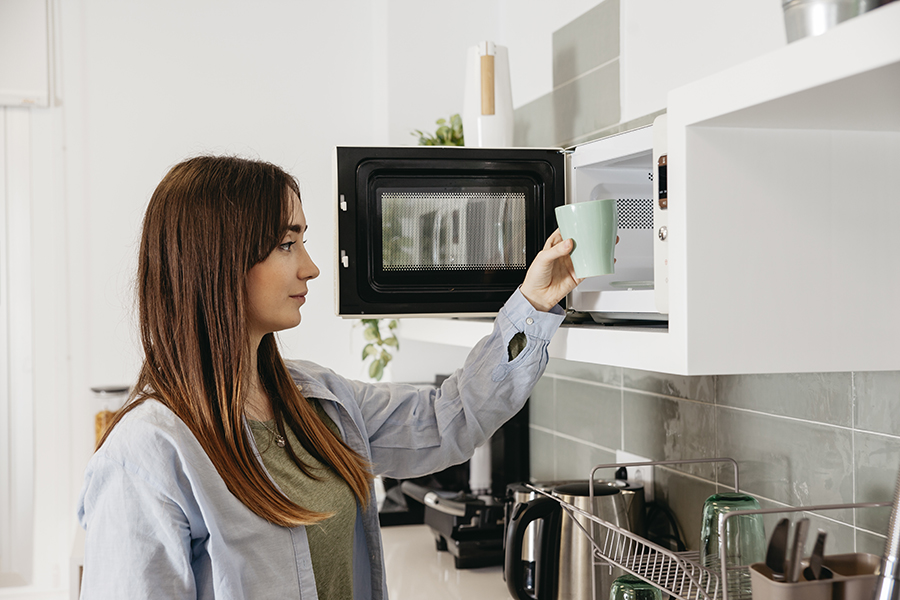 Microwave With Built-in Exhaust