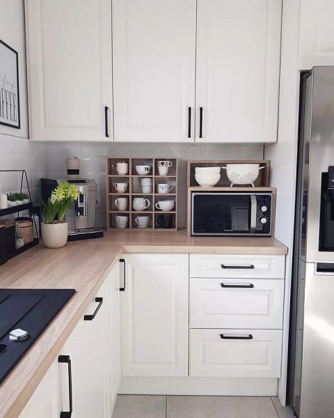 Cozy And Tailored: A Farmhouse-Style Kitchen Corner Design corner kitchen