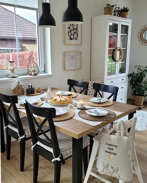 Stylish Scandi Easter Kitchen Table: Simple Elegant And Festive ivy decor