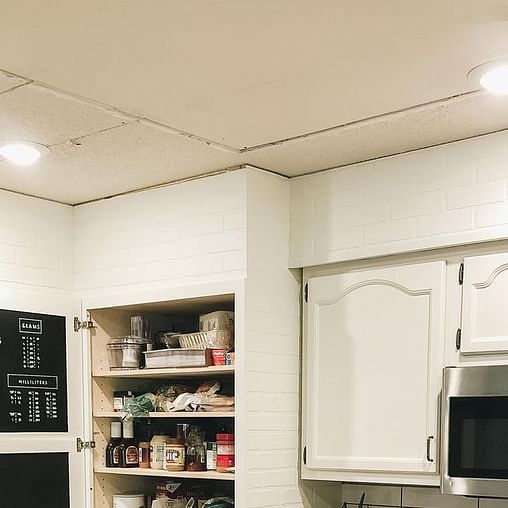Charming Modern Farmhouse Kitchen With Rustic Chalkboard Decor kitchen chalkboard