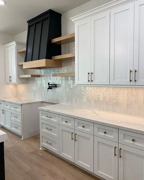 Sleek And Coastal: A Modern Farmhouse Kitchen With Elegant Range Hood Design kitchen range hood