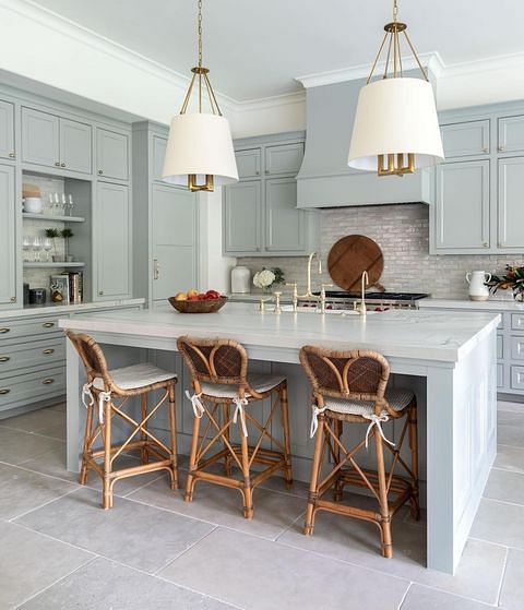 Elegant And Cottage-Style Dream Kitchen With Stunning Range Hood kitchen range hood