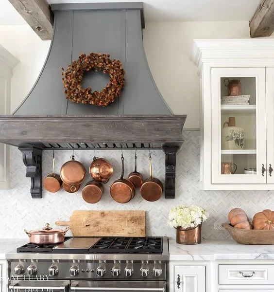 Sleek And Modern Kitchen Range Hood Design For Elevated Cooking Experience kitchen range hood