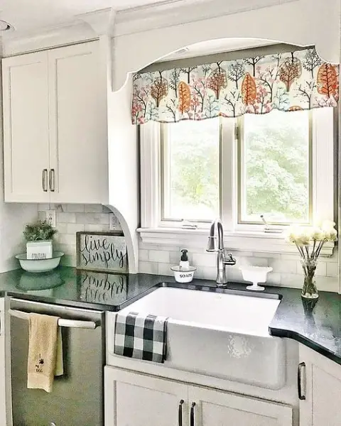 Bright Cozy And Charming: A Simply Decorated Kitchen With A Touch Of Fall kitchen valance